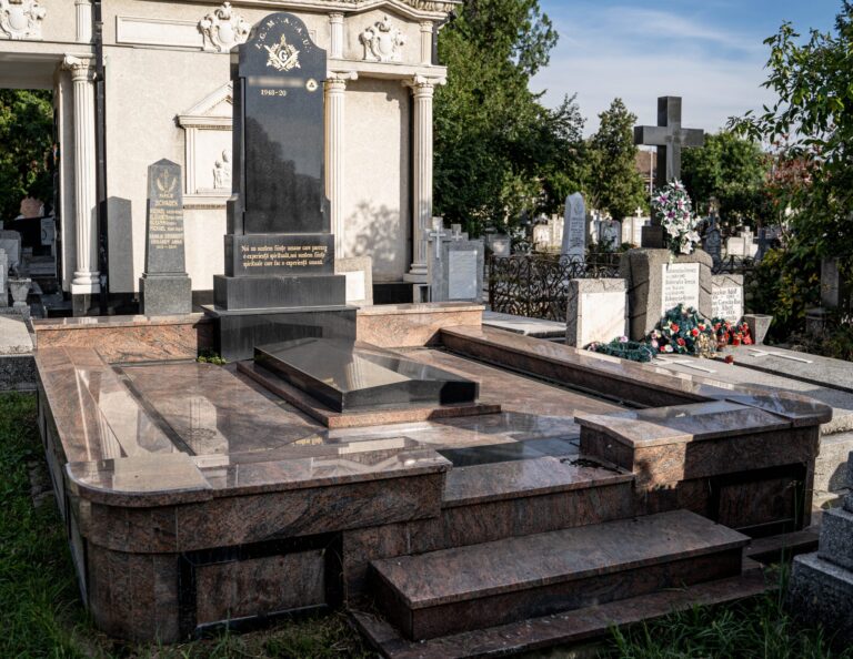 Cavou din granit executat de atelierul Mondo Graniti