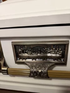 Sicriu alb detaliu - model premium MGM Casa Funerară D'Ana Lugoj